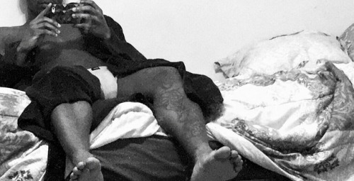 brmsxl:  a cozy bed flick 📸
