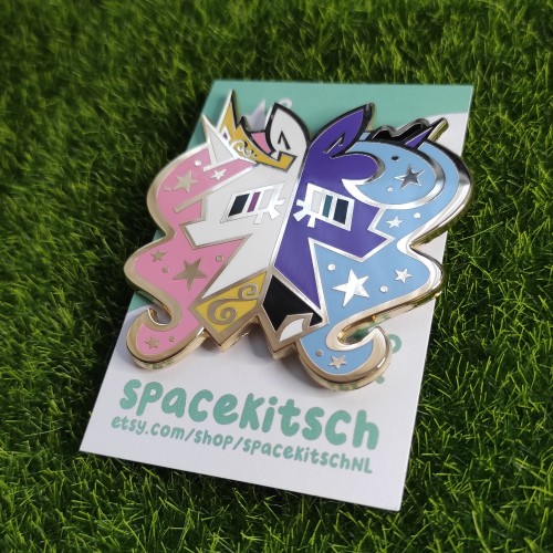spacekitsch: new princess pins!shop link