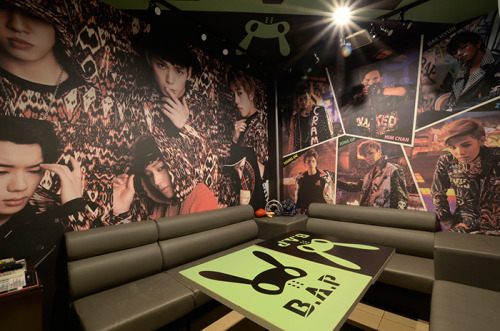 bwun-a4:  why haven’t I seen people talking about the special B.A.P-themed karaoke rooms at Karaoke no Tetsujin 