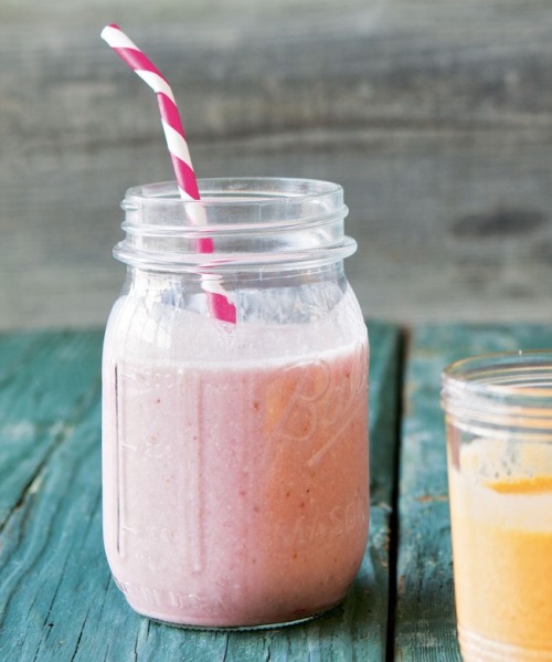 Strawberry-Banana-Almond Smoothie