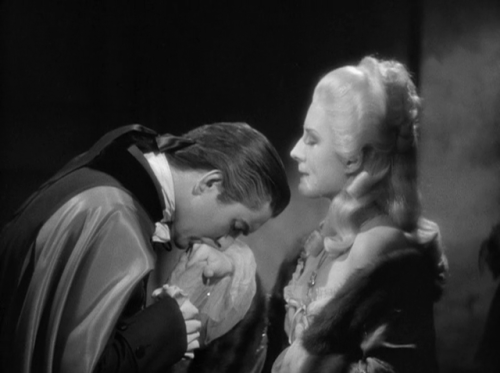 Count Axel von Fersen (Tyrone Power) takes leave of Marie Antoinette (Norma Shearer), the woman he l