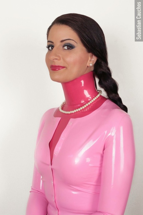 cdaliciax: This is the style and imagery of Sebastian Cauchos. He does a remarkable job of showing t
