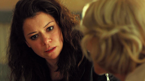themomentofhappiness:  Sarah Manning in The Scandal of Altruism (S04E06)