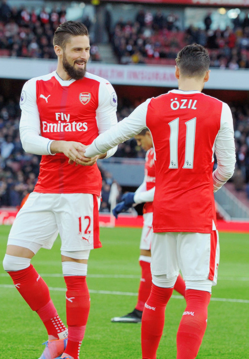 oliviergiroudd: Olivier Giroud and Mesut Ozil of Arsenal before the Premier League match between Ars