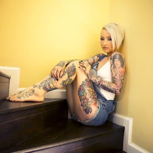vanyvicious:  Prints of this now available :) www.vanyvicious.bigcartel.com