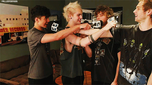 Porn Pics fallenfor5sos:  The goofiest moments from