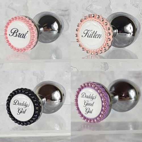 astrnmyfan: little-miss-la: Some of our custom pretty topper plugs. Can be customised with absolutel