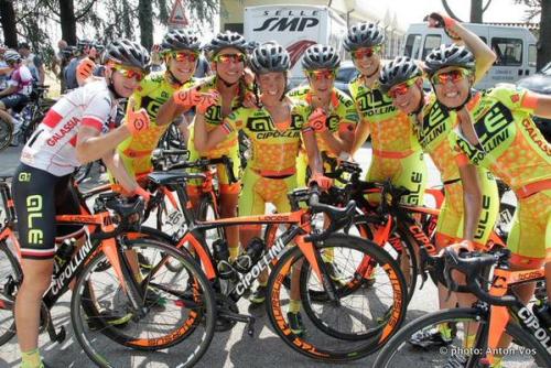womenscycling: “Great Team #yellowfluorange @DaliaMuccioli @DedaElementi @A_Cucinotta @ElenaBerlato 