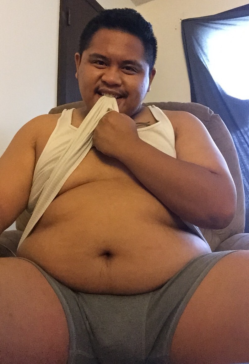 jetto02:  chonnyg:  bibrownboy:  Just chillin in my big chair😉  Brown just got