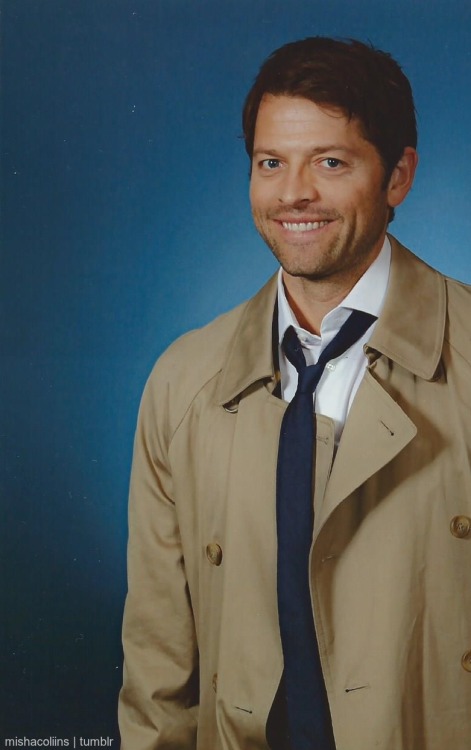 mishacoliins:A portion of my Castiel photo op ☼ Pascon 2015+please credit me if you use or edit