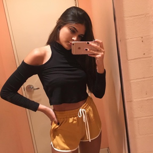 http://streetgrl.tumblr.com/post/160879502922