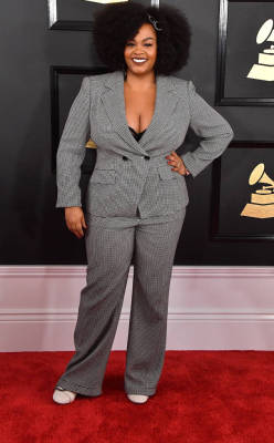omgthatdress:Jill Scott has a snazzy fucking suit. I love the ladies on the red carpet in suits trend!