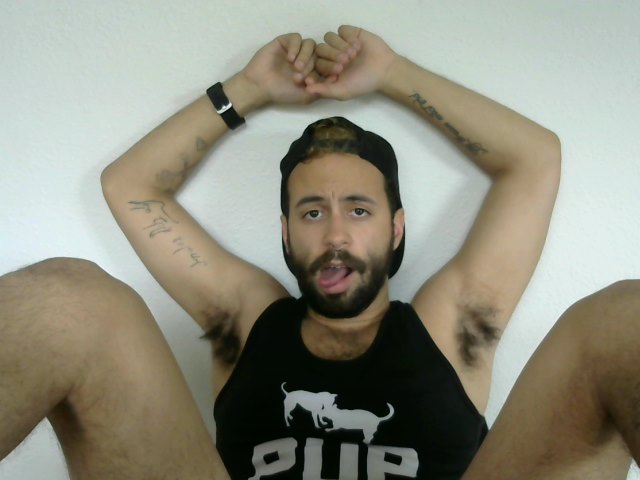 theapatheticstag:Oh yes honey, do to the fact that these thighs spread just like