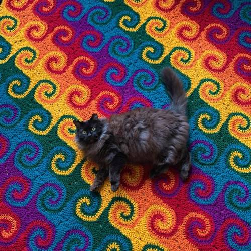 hookedatweiss: knithacker: Crochet a Gorgeous Rainbow Galaxy Blanket … This Is The Definition Of Uni