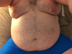 thewhaledude:  chubcaked:  So full that I’m in pain. Love this feeling. 450 please..  Mmph!