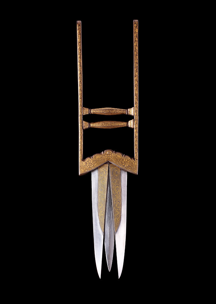 we-are-rogue:  Katar Daggers, India, 17th-19th centuriesBejewlled Katar, Gujarat,