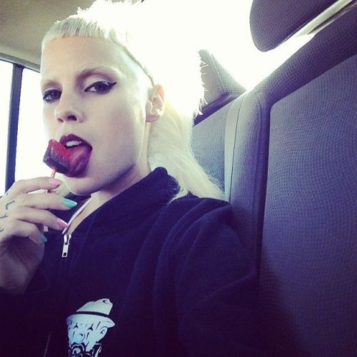 Sex thegentlemanwitch:Just Yolandi being perfect. pictures