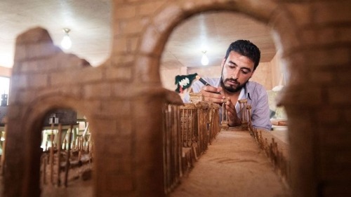 missedinhistory:archatlas:Syria’s Landmarks Restored in Miniature The world has looked on in disbeli