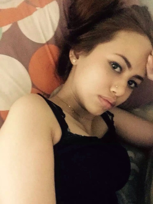 abenabil:nastyrieka:20 years old Sarah Saffirah from Johor. Reblog my posts if you want moreboleh ta