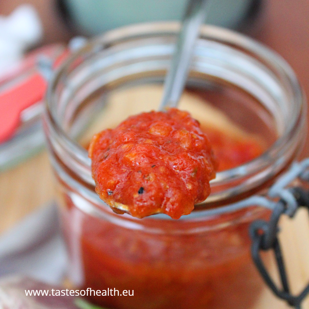 Homemade Tomato Sauce - not much effort for a great taste :)
By Tastes of Health