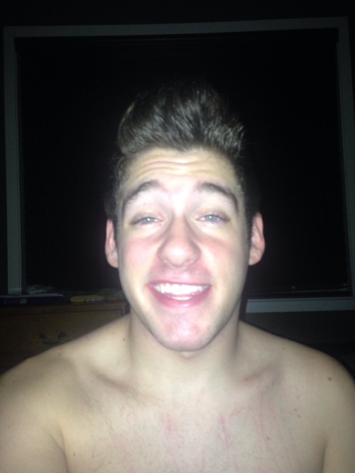nowaybrose:Reblog me boys.