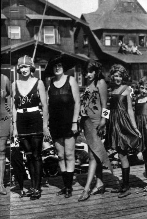Beauty contest contestants in Venice, CA - c.1923 (via)