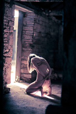 picmanbdsm:  Yes we all struggle. Let someone help you through the door to find the real you.