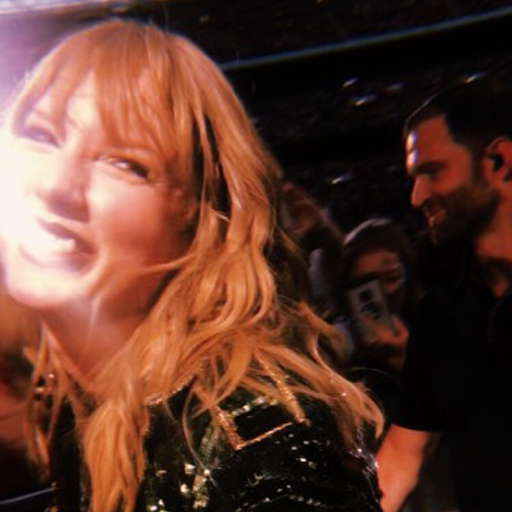 myjourneytofearlesss:  why hasnt anyone yet made this joke knock knock whos there taylor swift no its becky 