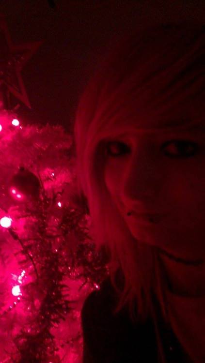 vikkineedspills:  This is about as festive as I get. Meow <3 x   Meow =^^=