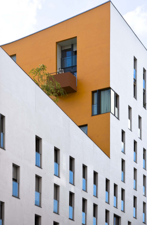 n-architektur:  Le triangle inexistant by gherm 