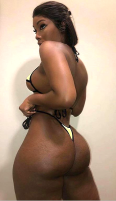 blackbonnielovesyou:neicachorrao:SoBombChocolate 🖤😍💋