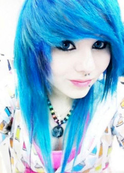 colorfulhairinwonderland:  caBELO DE ROCK - Pesquisa Google on We Heart It - http://weheartit.com/entry/216199243 