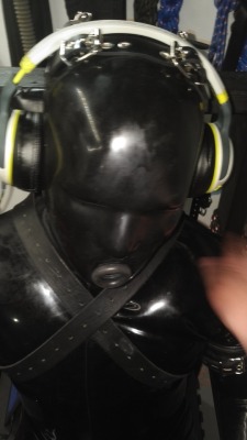 rubbertopboys:  A Gimp was free to visit!!!