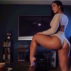 thecakemagazine:  Lovely #thecakemagazine  THE LORD IS MY SHEPHERD AND I KNOW WHAT I WANT, IT&rsquo;S THAT ASS. ..DAMNNN!