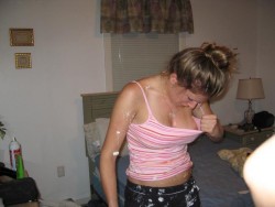 More nip slips and pussy slips pics at http://pussyslip.tumblr.com/