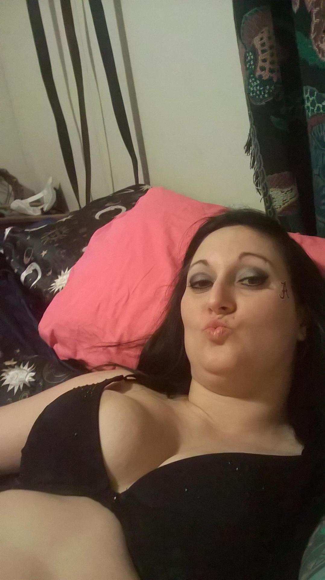 exposeyourwifetome:  Happy birthday, indeed. Pics submitted anon. 