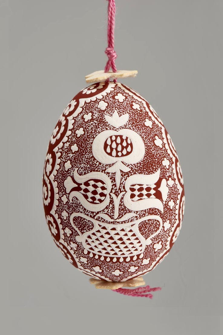 design-is-fine:Èva Witz, Hand-painted Easter Eggs, 1979-2003. Hungary. Via Museum