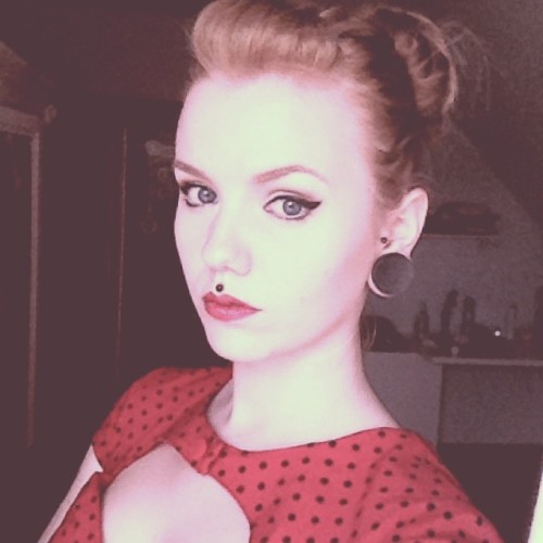 fawnfilth:  #pinup #mermaid