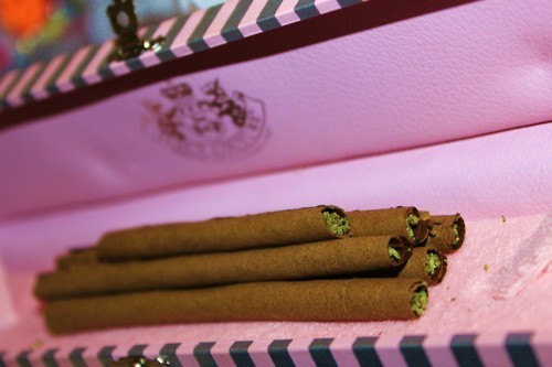 yung-lilo:  pale-babes-of-ghetto:  cyber-kush420:  ☽○☾  —  ✨💖💸 ghetto