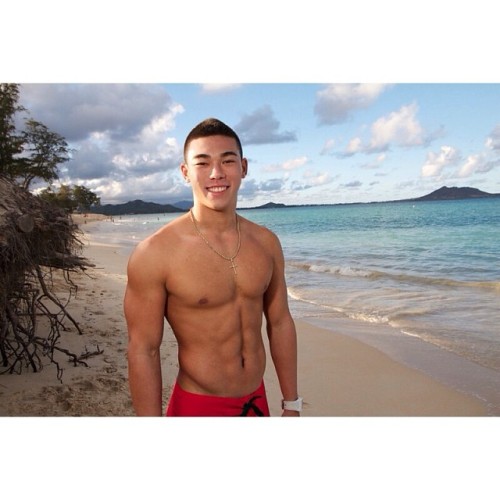 yumyumasianhunks:  yum yum Asian hunks. check out my blog