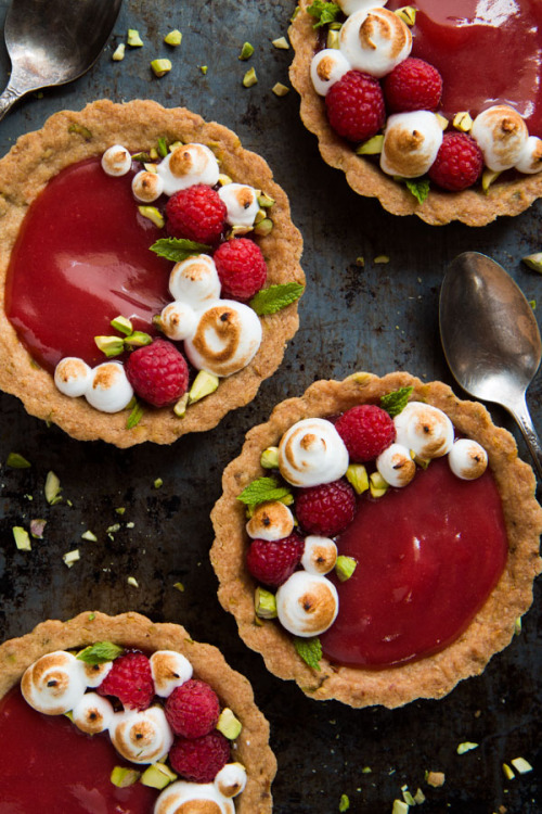 sweetoothgirl:Rhubarb Tarts with Pistachios, Berries, &amp; Shortbread Crust 