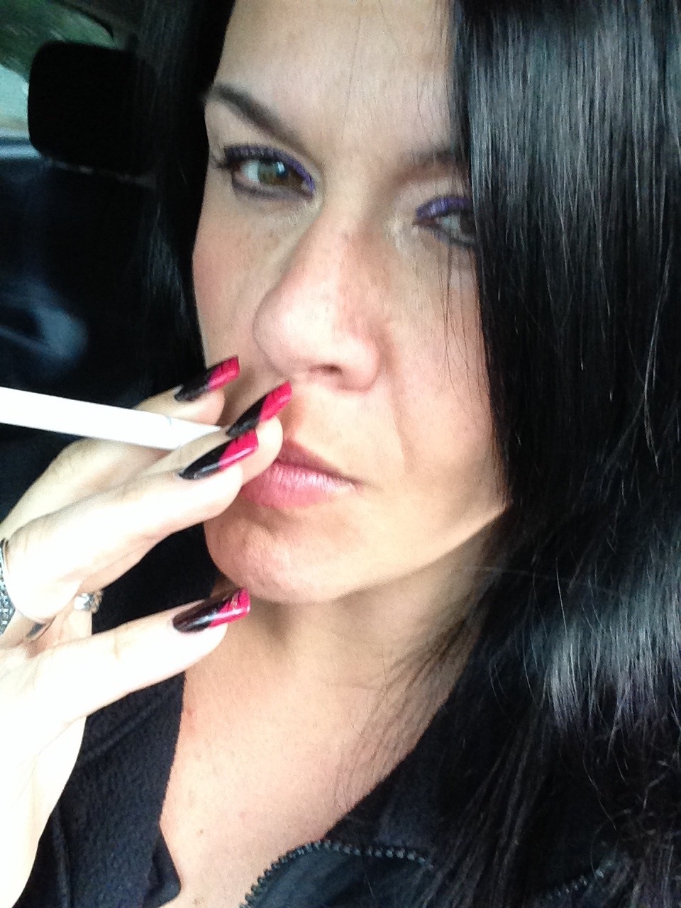 prattvillegentleman:  thisguy102030:  Wifey smoking.  So sexy ❤️❤️  Agreed!