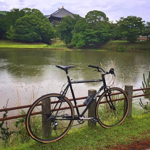 kinkicycle: Todaiji in the rain. #cycling #bike #bikelife #bicycle #surlybikes #surlycrosscheck #tod