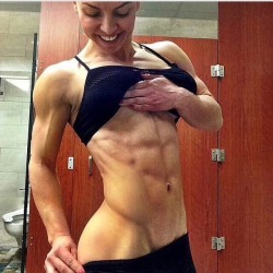 freckleddeviant:  scitechfitness:  yeahfitbabes: