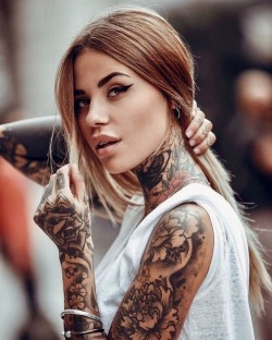 sexy-inked-babe:  Inked Babe