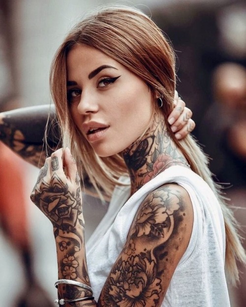 sexy-inked-babe:  Inked Babe adult photos