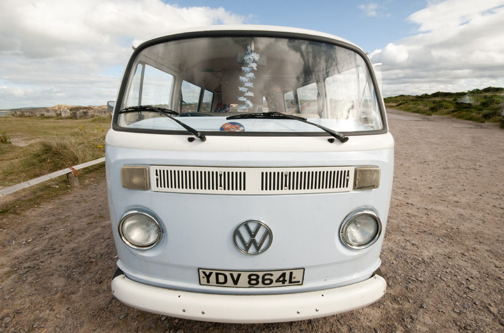 abbydollll:  shyowl:  wanderlust-grit:  Check this out. 1972 VW camper van revamped.