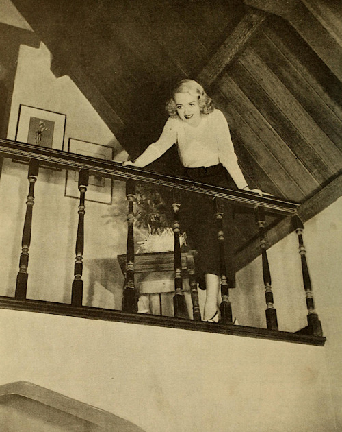 Photoplay, December 1932