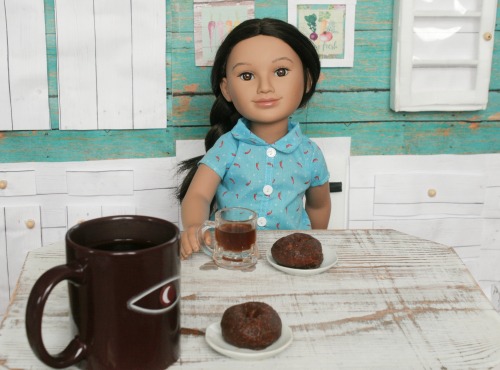 desertdollranch: Having (real) coffee and donuts this morning with my buddy Fernanda. ☕ 