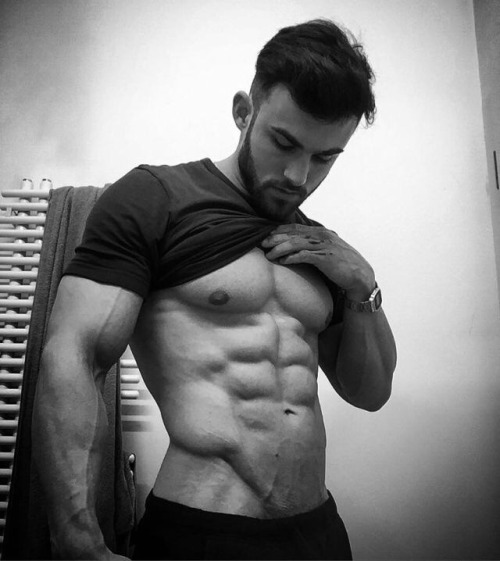 aworldofmenz: cdnlifter27: Pascal Munz A World of Menz  <<<Follow 